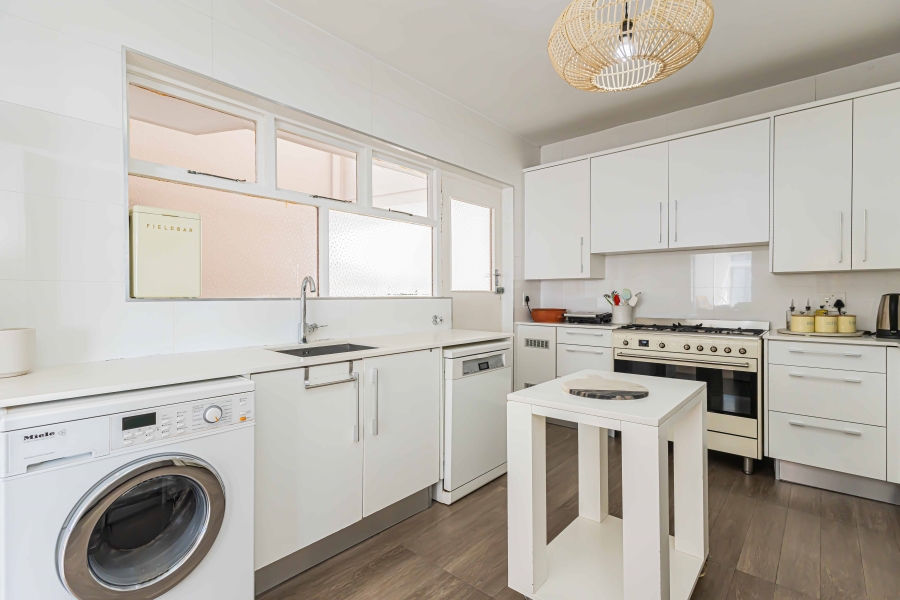 3 Bedroom Property for Sale in Sea Point Western Cape